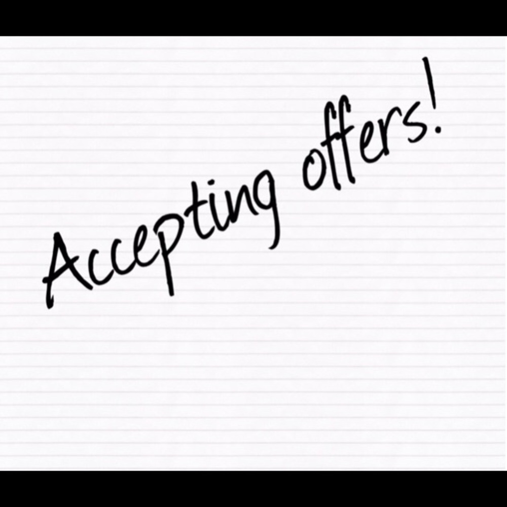 Accepting offers on anything over 10$. Don’t be shy, tell me what you want 2 pay